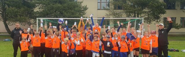 Metskülas tuleb jalgpallipäev, Virtsus suvelaager