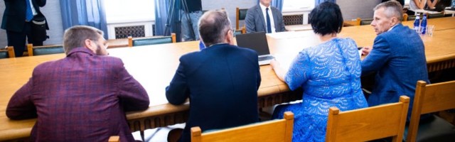 Erikomisjonide raport: Reinsalu poleks Freeh'ga lepingut sõlminud; Helme valetas, et läbi viidi põhjalik taustakontroll