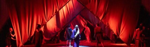 Arvustus. "Iphigeneia. Agamemnon. Elektra": oleviku meenutamine