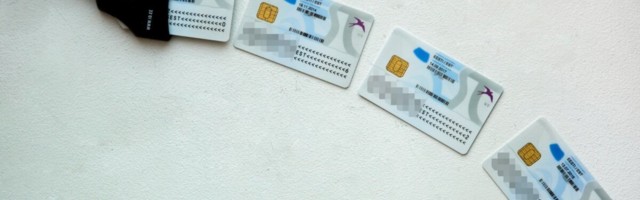 Eesti ID-kaardil on juba kolm aastat viipevõimekus – aga mitte ühtegi puutevaba teenust