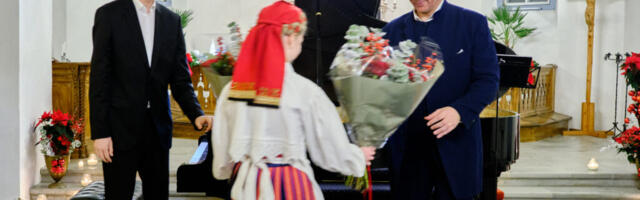 JÕULUKONTSERT | “Talvine teekond” Ain Angeri esituses puudutas sadu kuulajaid