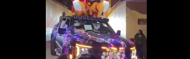 DELFI VOOG | Video_ Mehhiko narkokartell korraldas riigi lõunaosas jõuluparaadi