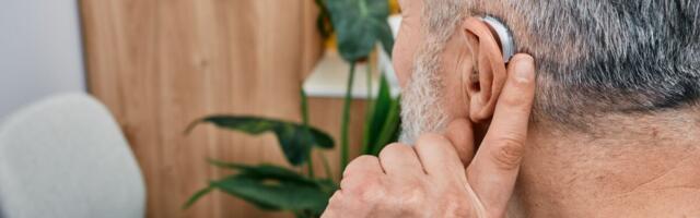 Kuuldeaparaat võib vähendada kuulmispuudega eaka kukkumisohtu