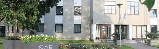 Rae vallavanema palk tõusis 900 eurot, valla laste toetusi aga kärbiti. „Lähtume eelarve võimalustest“