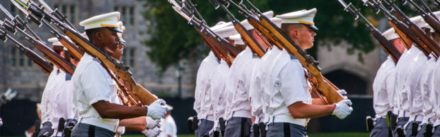 USA sõjaväeakadeemia loobus deviisist “Kohus, Au, Riik”