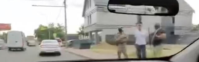 VIDEO: Venemaal on hakatud samuti mehi tänaval kinni püüdma