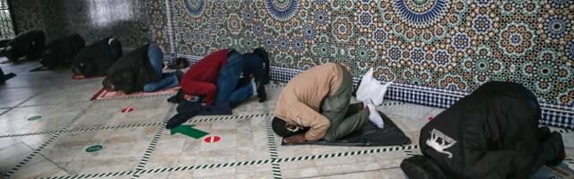 Prantsusmaa plaanib sulgeda radikaalset islamit propageerivad mošeed