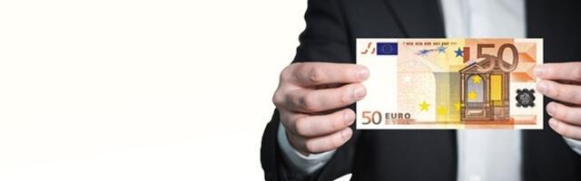 Finantsjuhtide palgaraport: meeste palk tõusis enam, aga naisjuhid teenivad rohkem