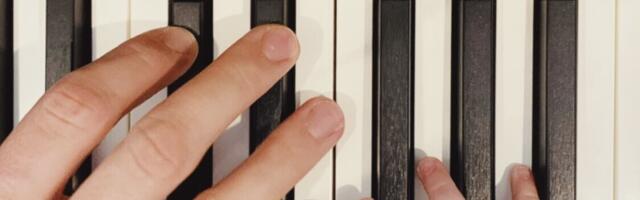 NUNNUMEETER PÕHJAS:  Piret Järvis-Milder avaldas tõeliselt liigutava kaadri 6-kuuse pisipojaga