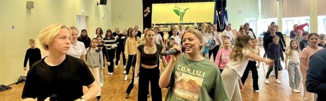 Galerii ⟩ Muusikal “Mitte ainult Tuhkatriinust” toob Endla lavale 100 Pärnu noort lauljat-tantsijat