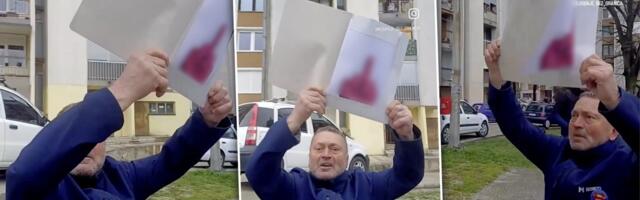 Svako dobije ono što traži! Blokaderi oteli fasciklu SNS aktivisti, a u njoj... (VIDEO)