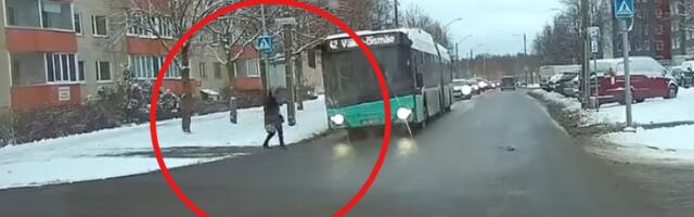 Videod: tähelepanematus ülekäigurajal võib tuua eluohtliku olukorra