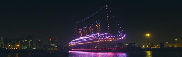 DELFI VOOG | Video_ lummav vaatepilt – droonidega loodud Titanic seilas taas oma sünnisadamast välja