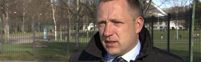 Reporter: Lasteaias liiva alla kaevatud laps on endiselt haiglas väga raskes seisus