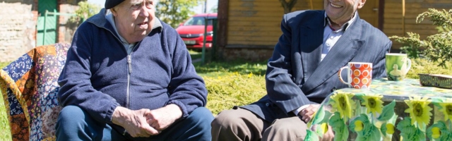 Legendaarsed koolipapad Villio Reinsalu ja Olav Vallimäe: maaõpetajad said tasuta kütte, valguse ja mehe pealekauba