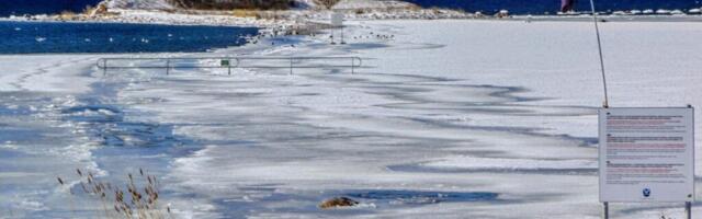 RUSLAN DONTSOVI GALERII: jää hakkas liikuma