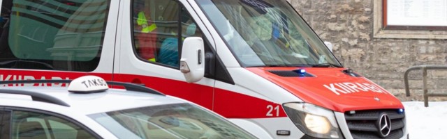 Tallinna kiirabi laseb vaktsineerimata töötajad lahti