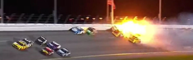 VIDEO. Massiavarii Daytona 500 sõidu viimasel ringil andis võidu üllatajale