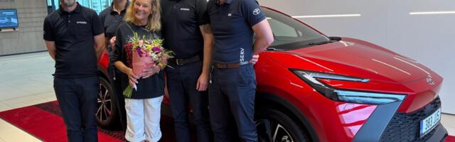 Autoankeet. Miks Anne Veesaar ei lubanud Merle Palmistel autos lihapirukaid süüa?