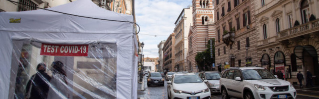 Itaalia keelab jõuluaegse reisimise regioonide vahel