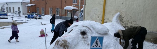 Politseimuuseumi õuele kerkisid vahvad lumekujud