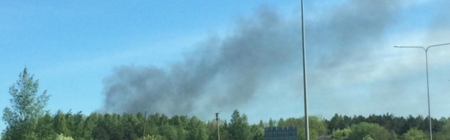 FOTOD | Jõelähtme vallas põleb prügila