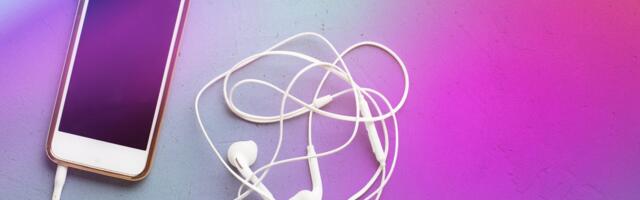 You Can Turn Your Old Phone Into an MP3 Player. Here's How