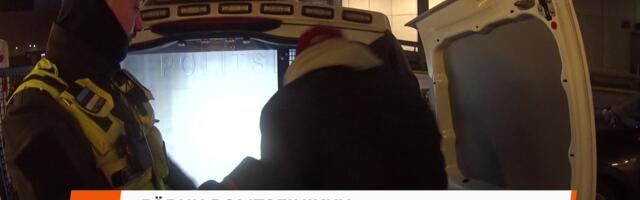 Reporter: Pärnu patrullpolitseinik sai noormehele otsa sõitmise eest kaela kriminaalmenetluse