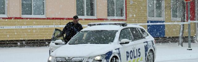 Politsei kahtlustab kümneid Helsingi migrandinoori grupiröövides ja peksmistes