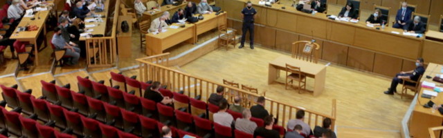 Kreeka natsipartei Kuldne Koidik juhtidele määrati 13-aastane vanglakaristus