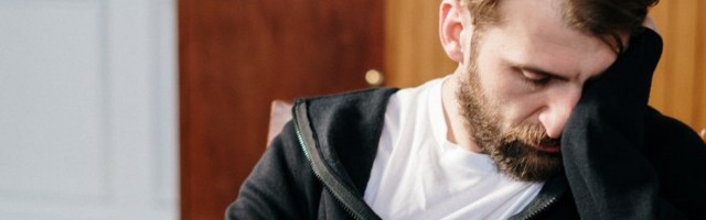 Mehed, pange tähele: kurvad märgid, mis viitavad sellele, et naise armastus on otsa saanud