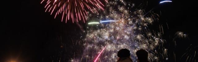 Üksikud linnad lasevad täna ilutulestikku. Mõni kulutab saluudile 10 000 eurot, mõni ei tähista üldse