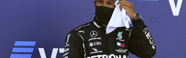 Karistada saanud Lewis Hamilton kritiseeris kohtunikke, Mika Salo ei jäänud vastust võlgu