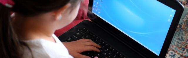 Euroopa Komisjon püüab alaealisi kaitsta interneti pahede eest