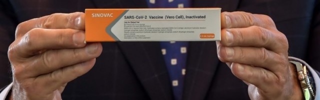 Brasiilias peatati Hiina Covid-19 vaktsiini katsetused