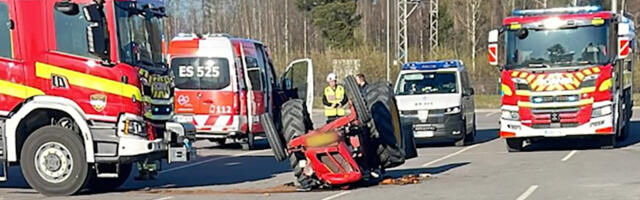 Soomes jäi nooruk Prisma parklas traktori alla
