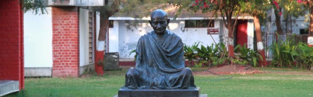 Peeter Liiv: Vägivallatu vastupanu võidab terrori (tõhusa meetodi teooria + praktika)