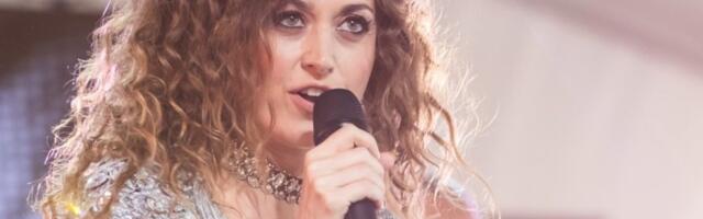 KLÕPS | Nunnud turteltuvid! Teele Viira kaisutas sünnipäevapeol oma uue kallimaga