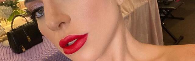 Lady Gaga poseerib alasti moeajakirjas Vogue