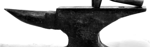 Alasi ja haamrite vahelt välja