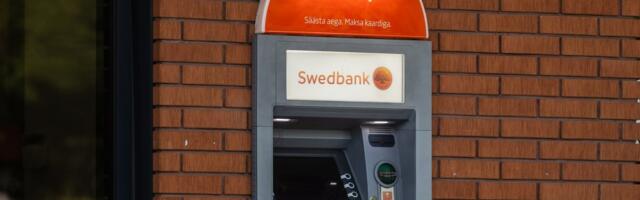 Swedbank lisab sularahaautomaatidele viipefunktsiooni