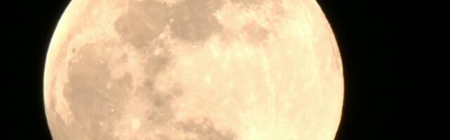 Над Вьетнамом засняли Суперлуну