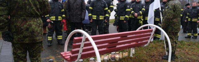 MÄLESTUS | Ukraina sõjas hukkunud Martin Jäägerile avati Kärdlas pink