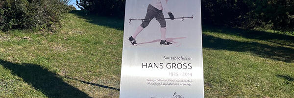 Teenekale suusaprofessorile avati mälestusmärk