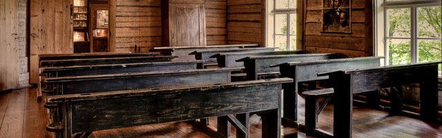Lugeja kirjutab: kas 350-aastase Eesti kooli ohverdamine integratsiooni altarile on põhiseaduslik?