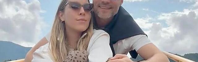 Nikad ponosniji! Sofra i njegova supruga po prvi put u šetnji sa ćerkicom: Blistaju od sreće "Porodica"