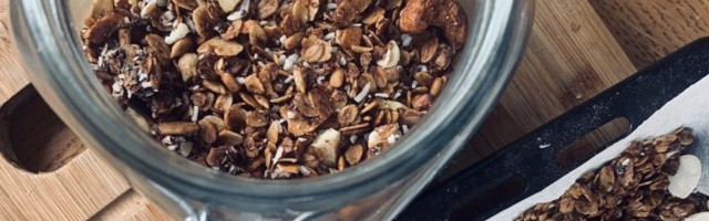 RETSEPT | Ideaalne hommikusöök! Valmista ise maitsev ja toitev müsli