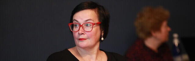 Катри Райк: происходящее можно назвать "политическим бардаком"