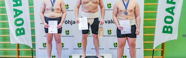 ROMAN SVI­RI­DOV Keh­rast tu­li Ees­ti su­mo­meist­riks