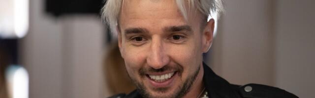 VÕRDLE | Stiilimuutus! Artjom Savitski võõpas kevade hakul juuksed roosaks